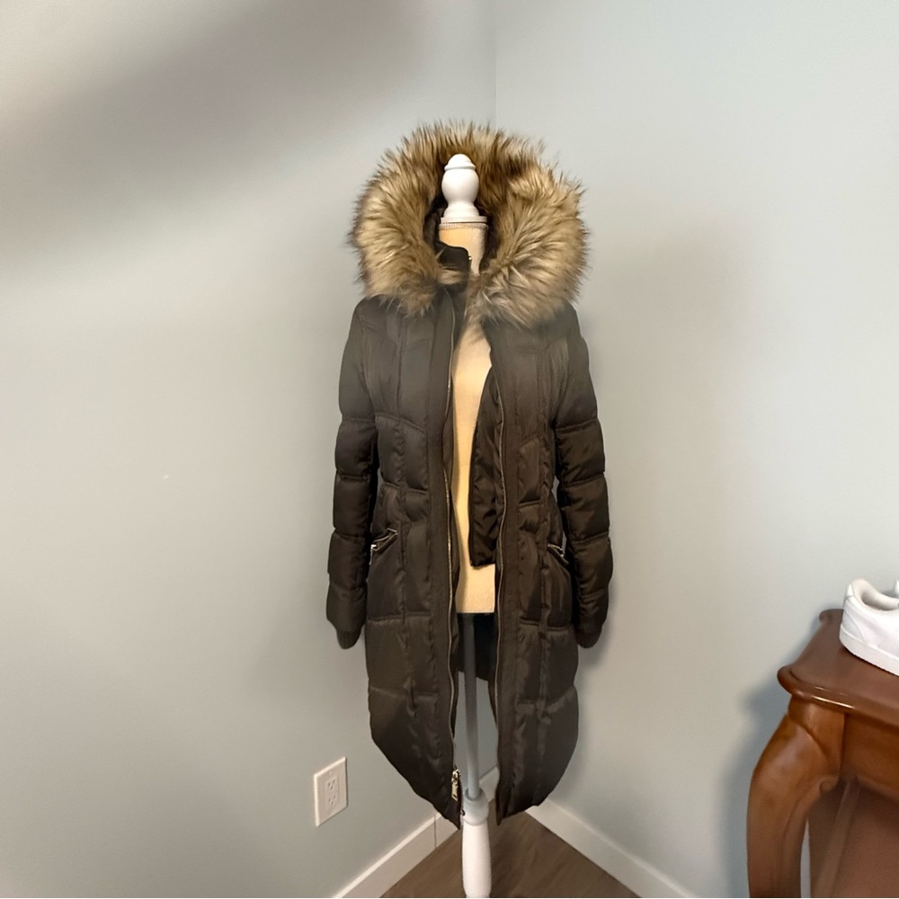 Vince Camuto Black Fur-Trimmed Puffer Jacket size Medium